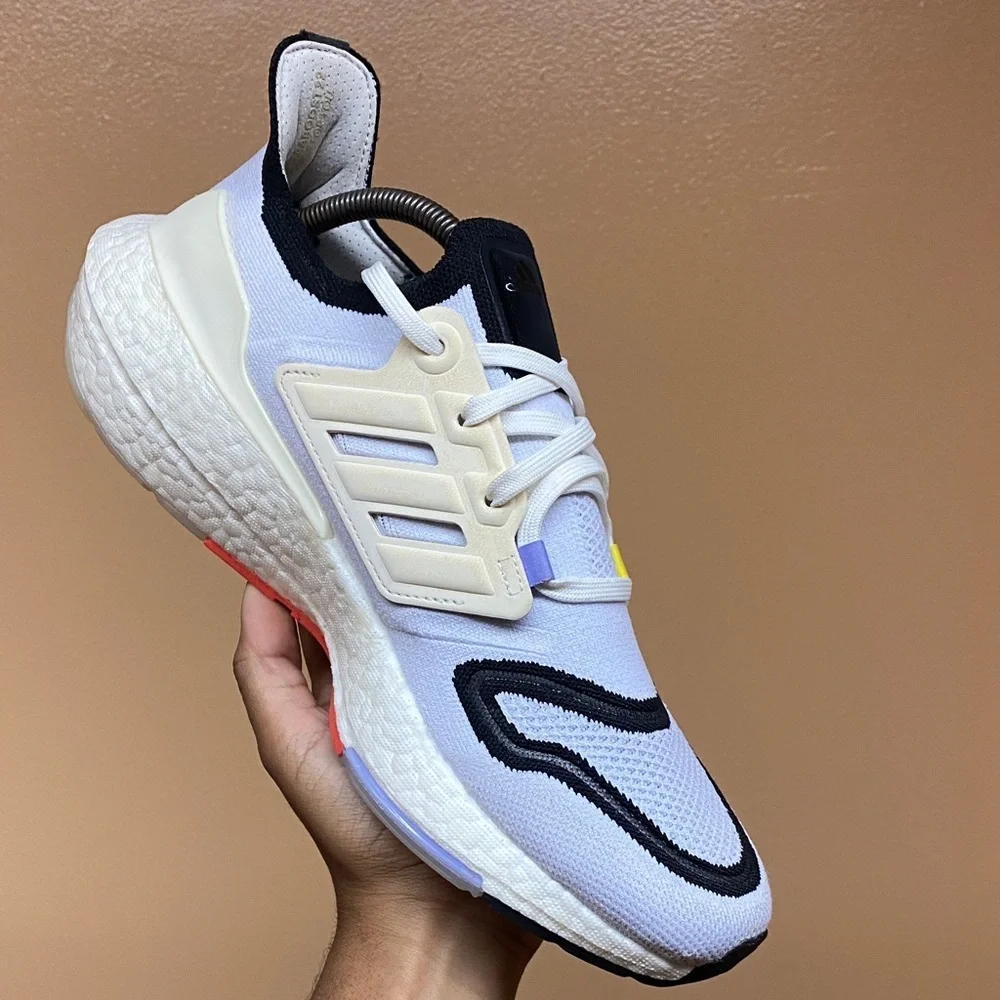 Adidas UltraBoost 22 “White Black Solar Red” Running Sneakers 11.5 Women 10 Men